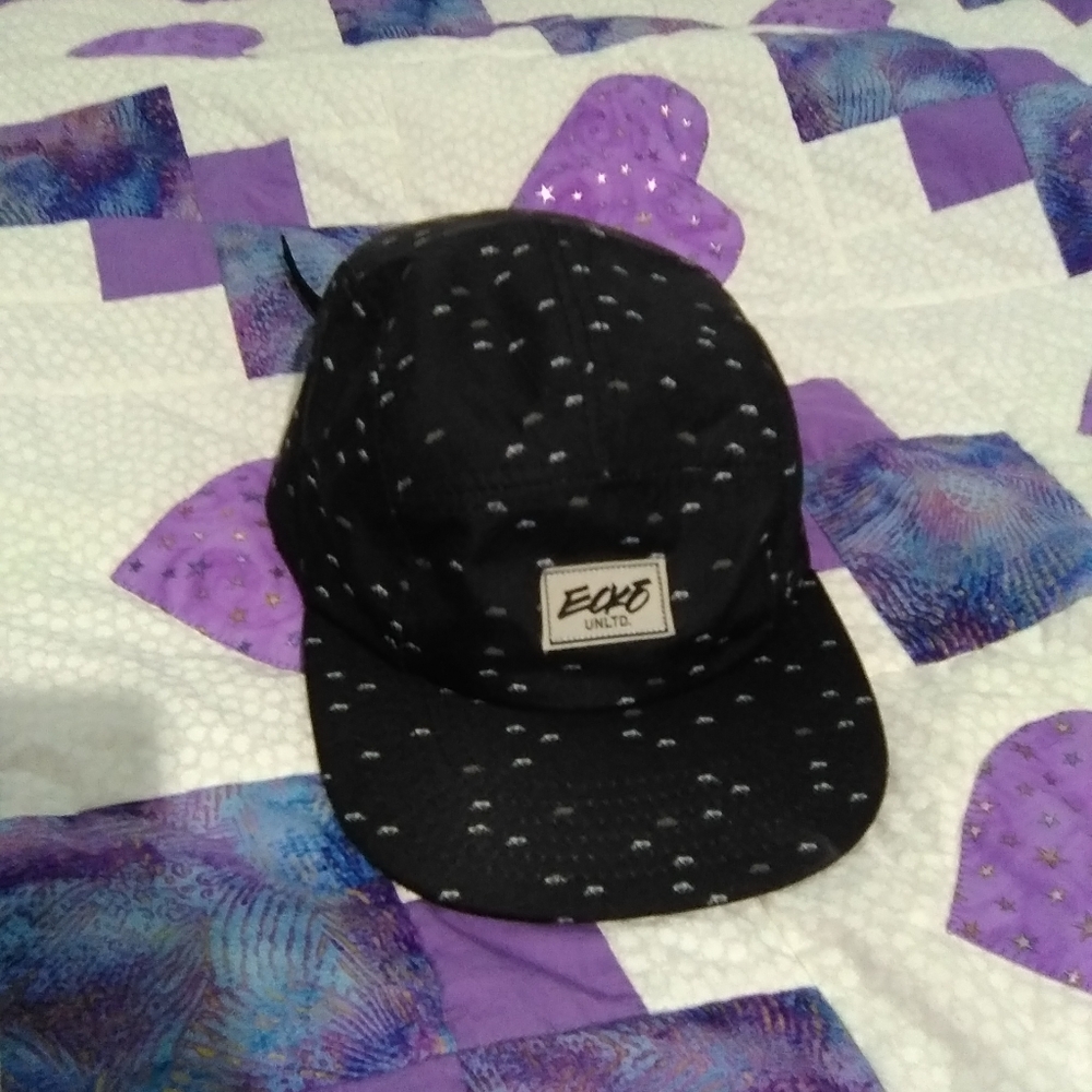 Echo hat